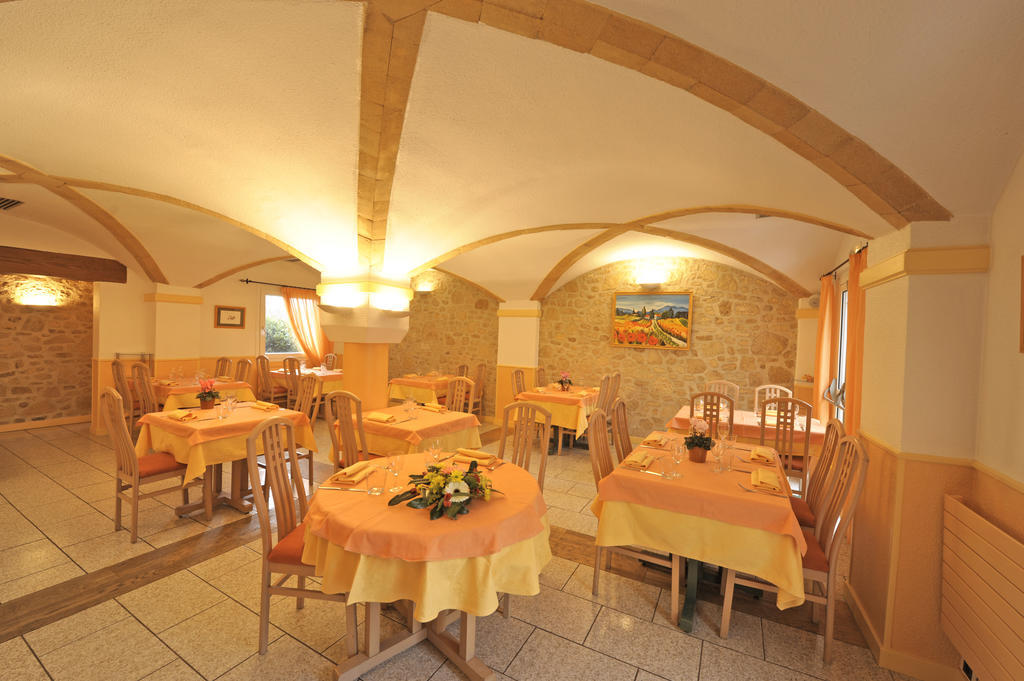 Logis Hotel Le Moulin Des Gardelles Riom Exteriér fotografie