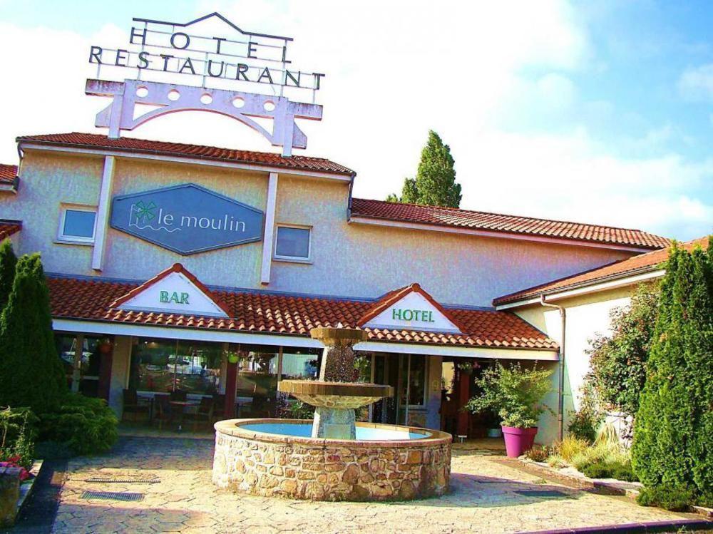 Logis Hotel Le Moulin Des Gardelles Riom Exteriér fotografie